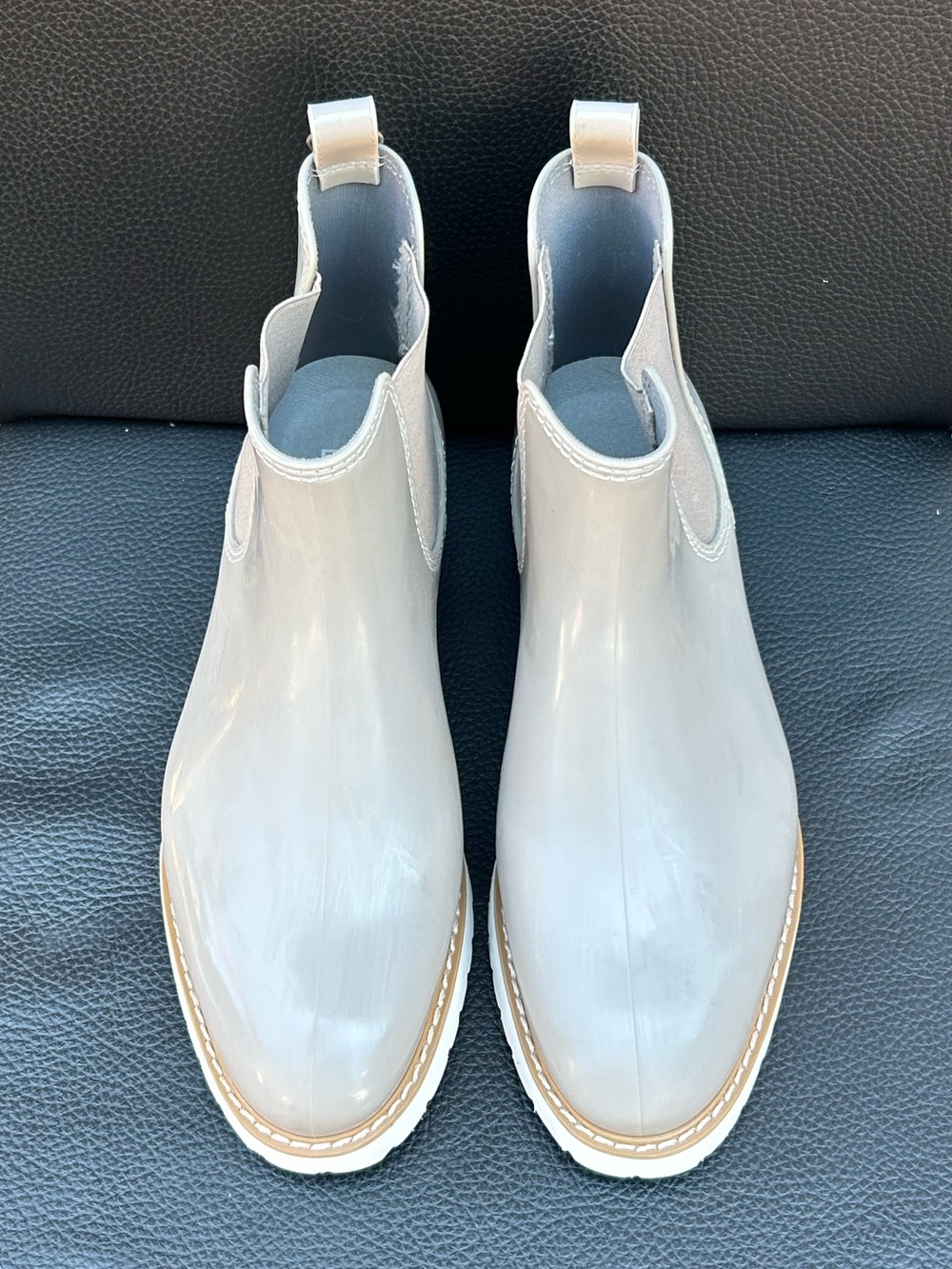Cougar Rain Boots - Picture 2 of 4